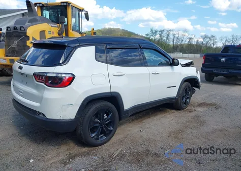 2021 Jeep Compass Altitude 4X4 z USA, uszkodzony, nr VIN 3C4NJDBB5MT543426